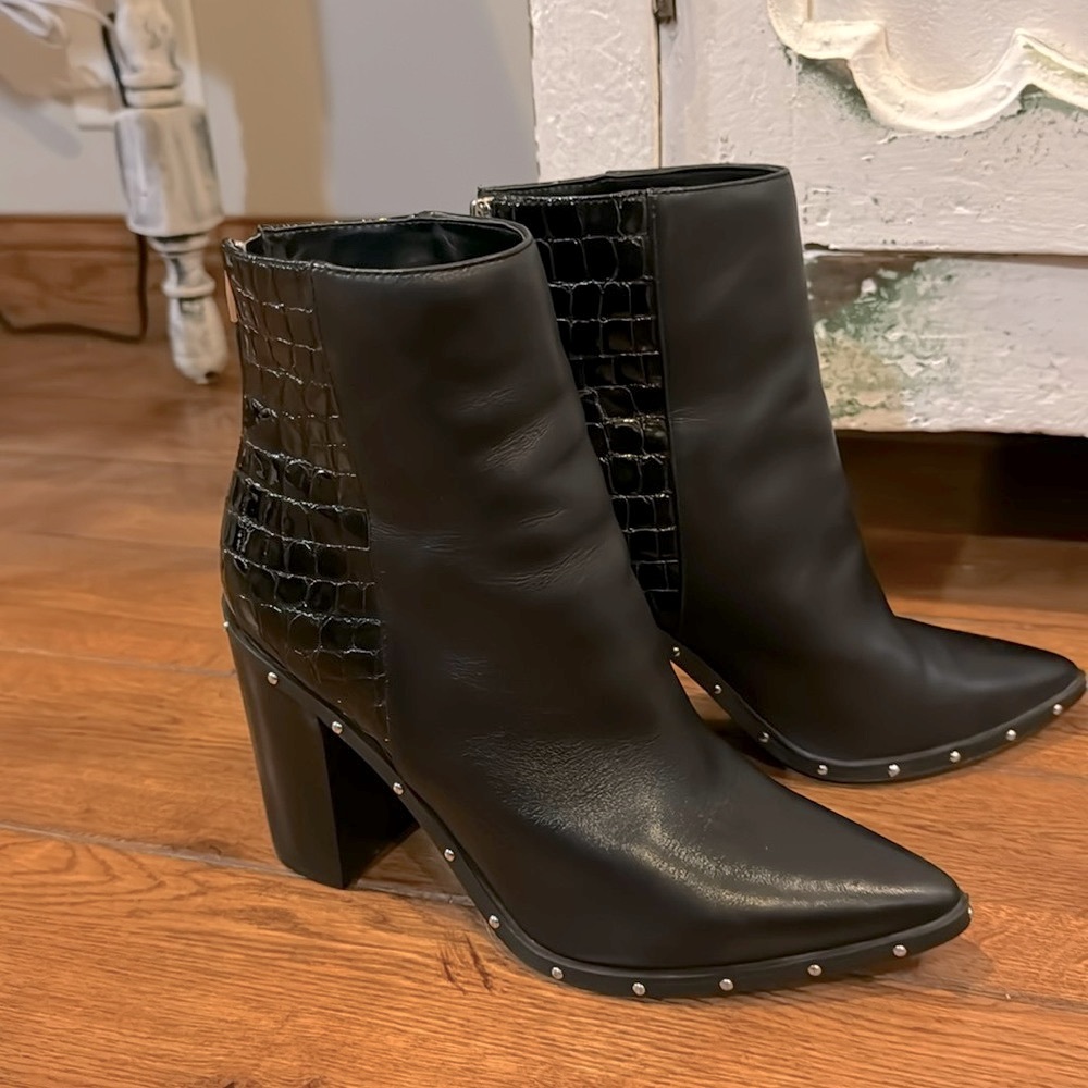 Aldo black thick heel with silver detail boot